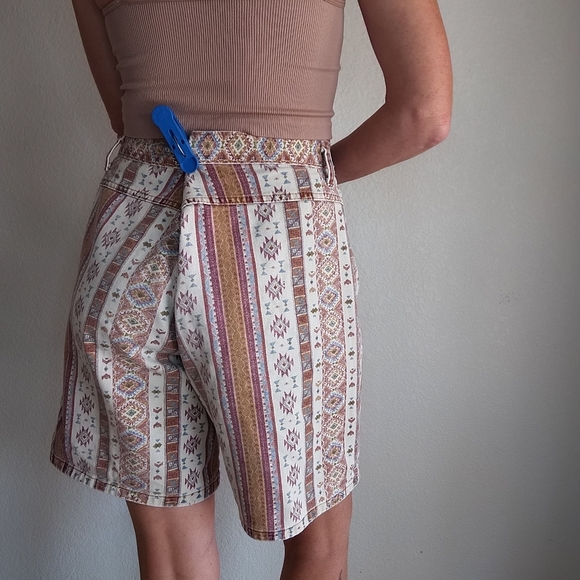 🍁VTG hi rise boho denim shorts - Picture 3 of 9